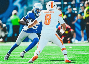 Seahawks Fall 38-35 to Buccaneers in Shootout