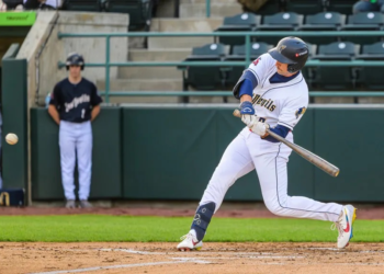 Dust Devils Take Down Canadians, Clinch Series (Photo: John Keller – Tri-City Dust Devils)