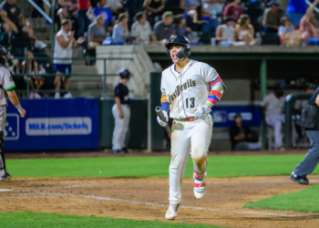 Flores’s Walk-Off Homer Beats Eugene to Open Second Half (John Keller - Tri-City Dust Devils)